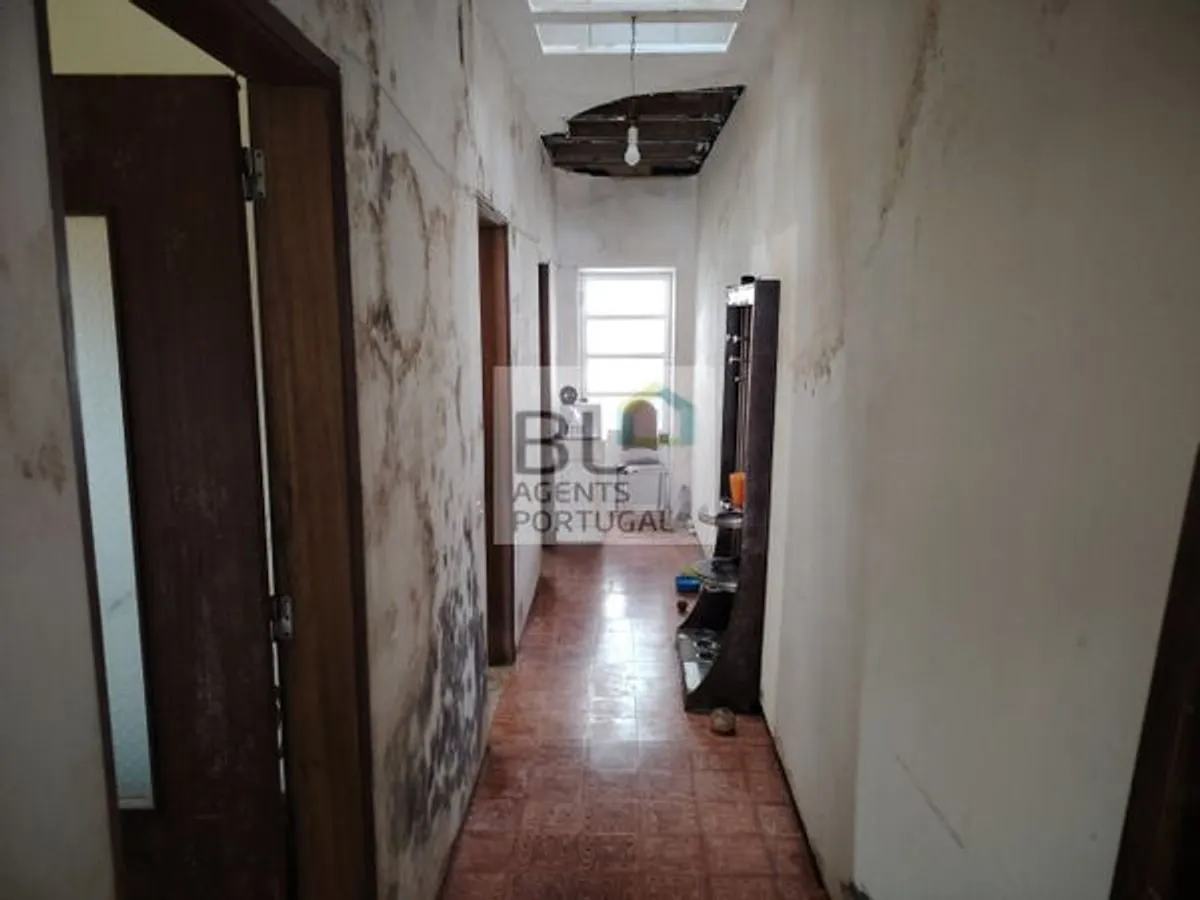 Moradia em Banda T1 + 2