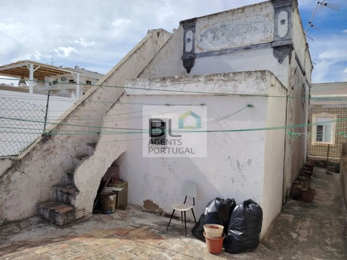 Moradia em Banda T1 + 2