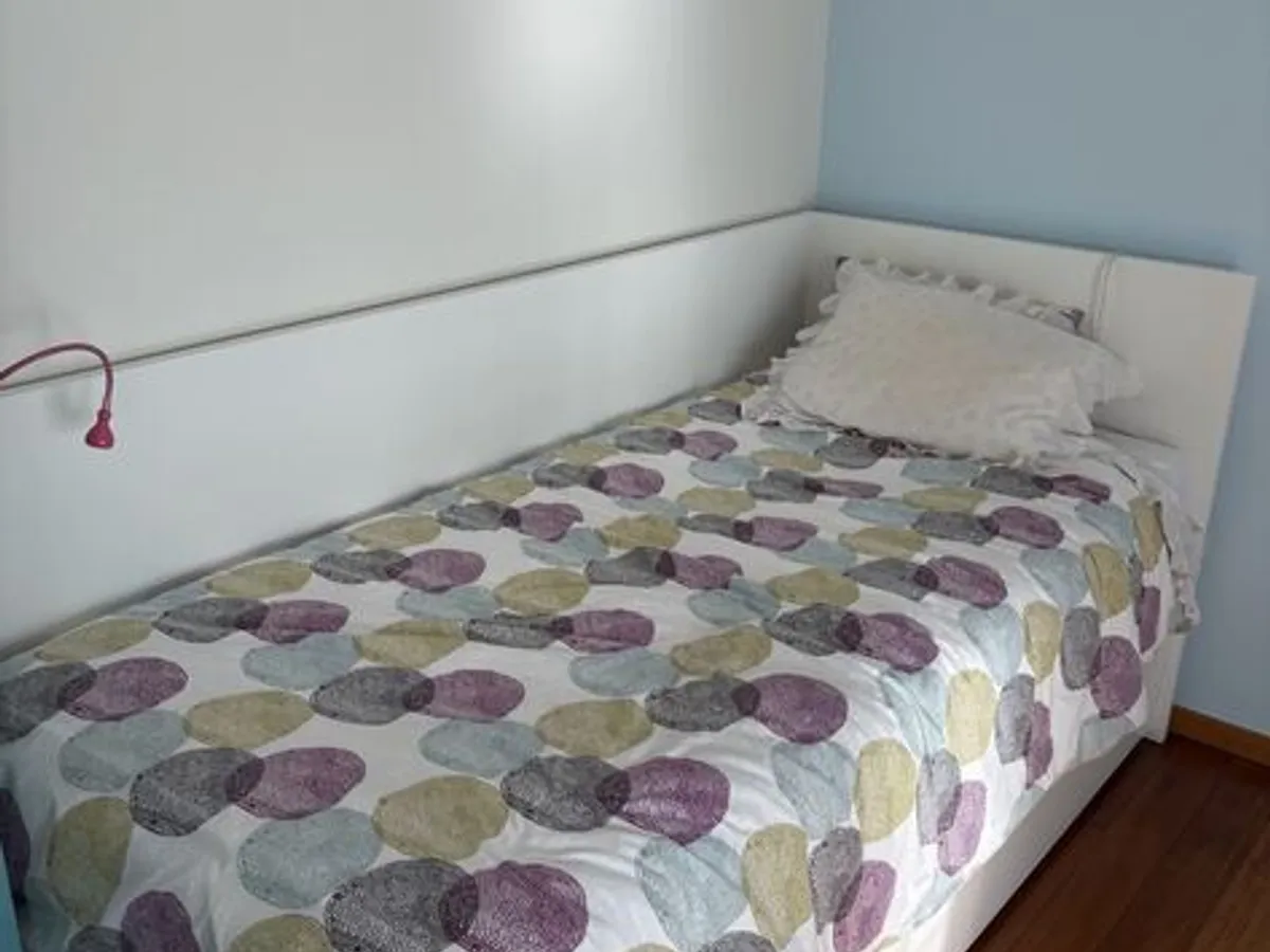 Cama com gavetão + 2 colchões de molas