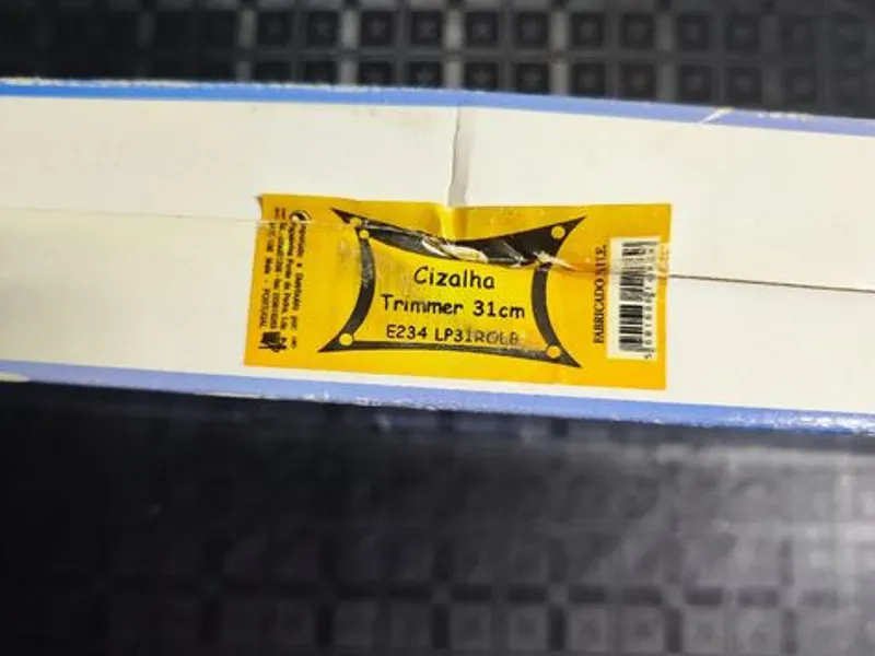 Guilhotina ou cortador rotativo de papel Elepi.