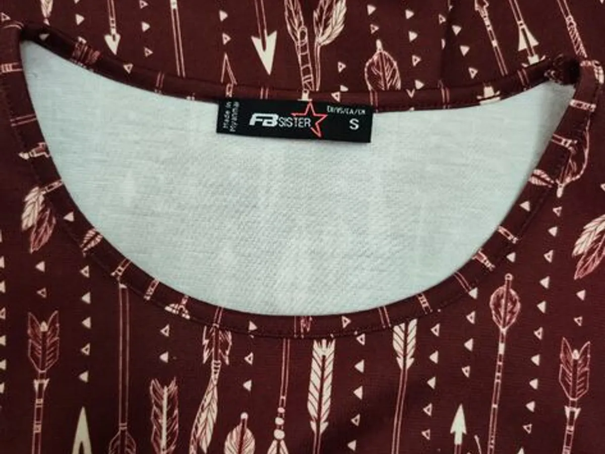 Vestido bordeaux tamanho S da FB Sister em muito bom estado 