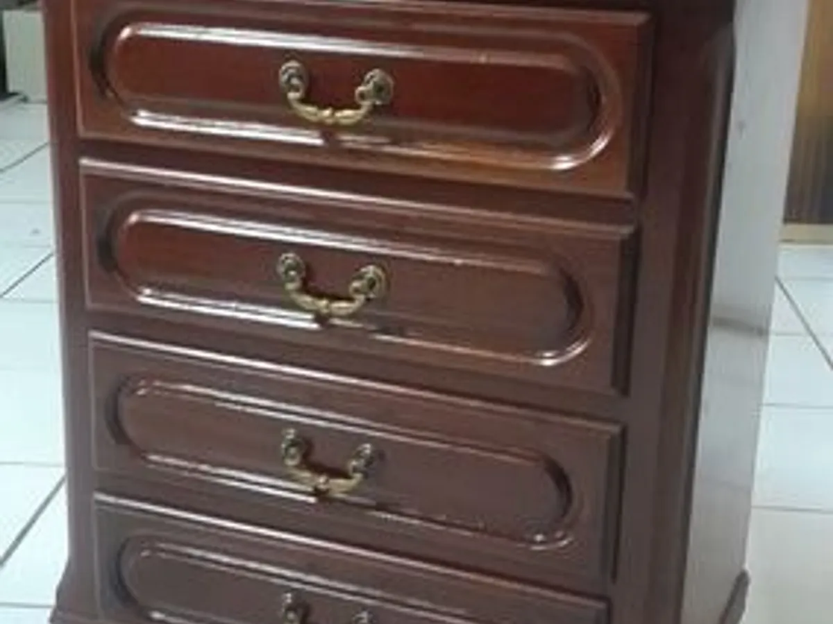 Mesinha de cabeceira nº1