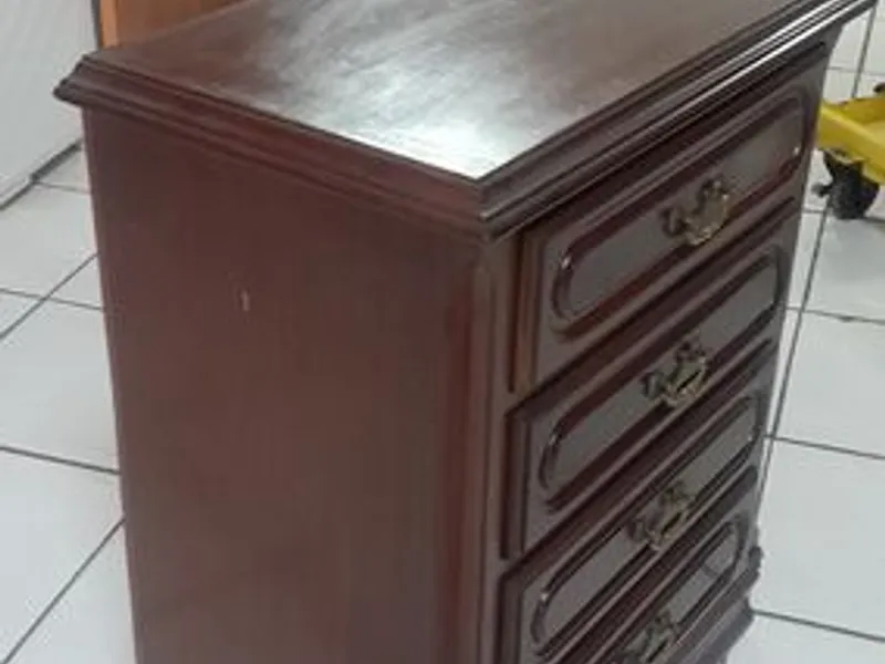 Mesinha de cabeceira nº1