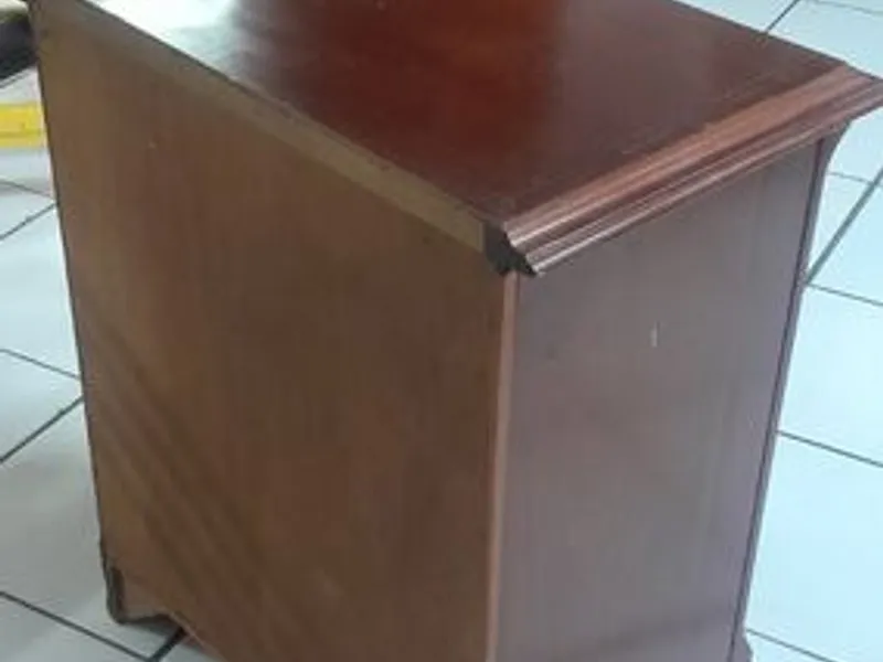 Mesinha de cabeceira nº1