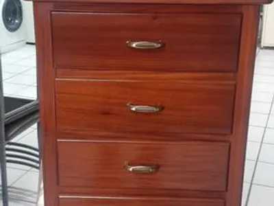 Mesinha de cabeceira nº 2