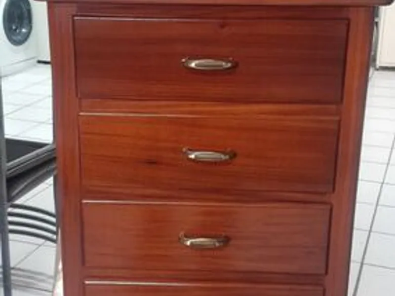 Mesinha de cabeceira nº 2