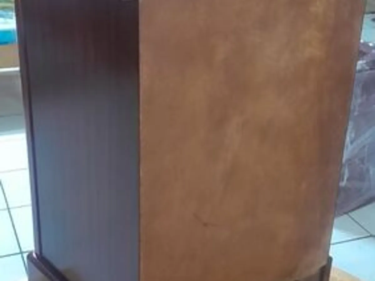 Mesinha de cabeceira nº 2