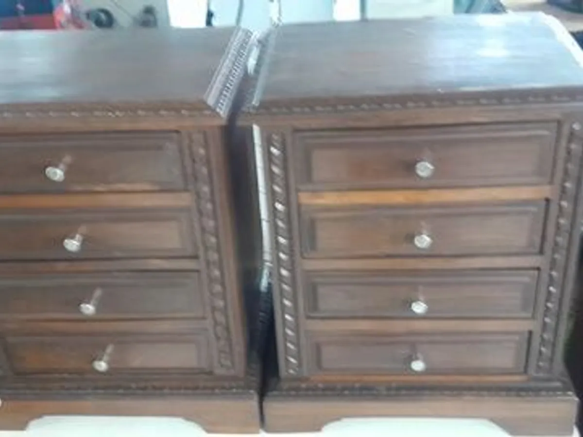 Par de mesinhas de cabeceira nº 1