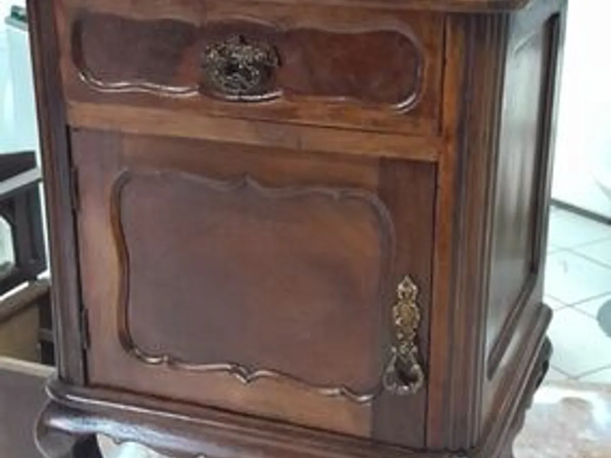 Mesinha de cabeceira nº 5