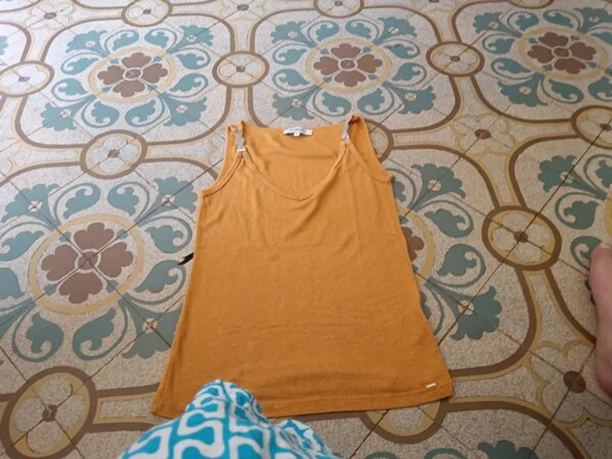 Blusa regata da marca MORGAN, cor laranja mostarda