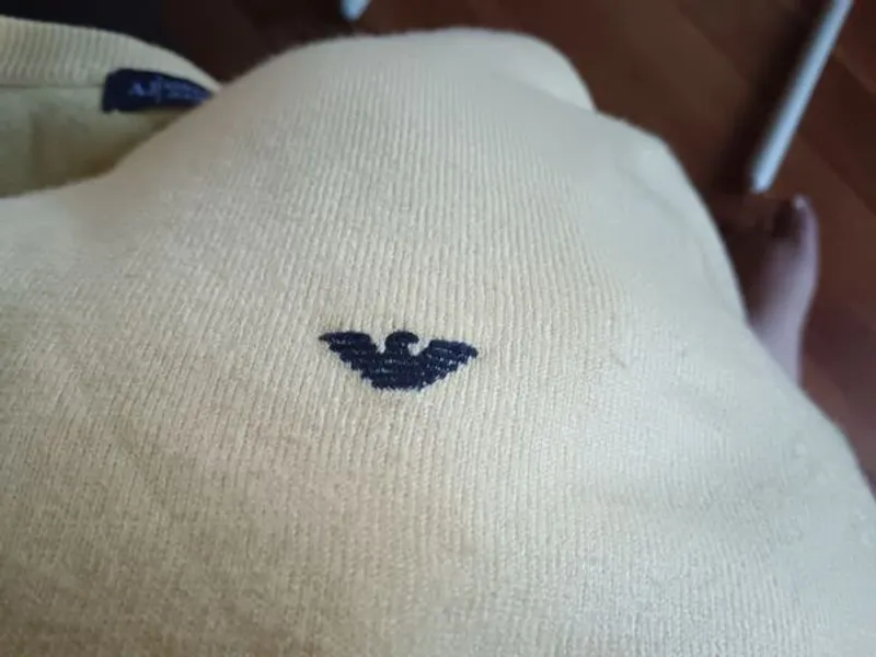 Suéter Vintage Armani Jeans – Lã Virgem – Amarelo (Ano 2000)
