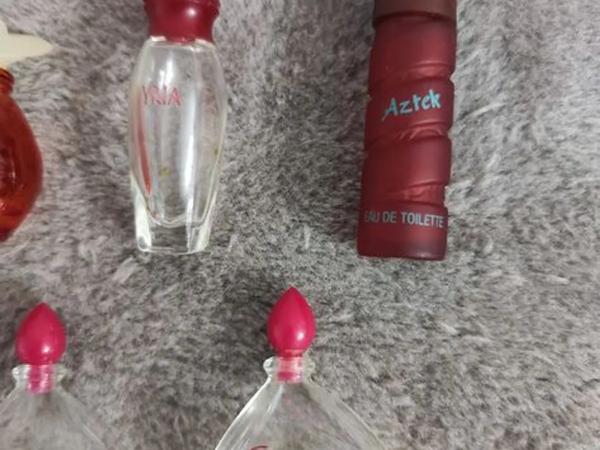 Miniaturas vazias de perfumes da Yves Rocher e out