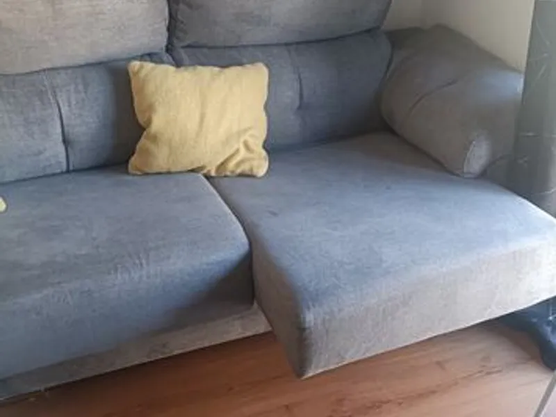 Sofá com chaise long