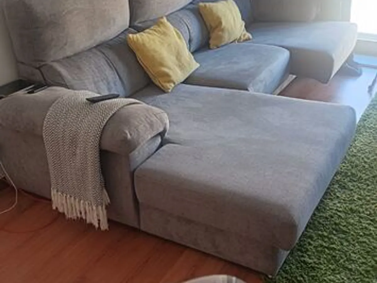 Sofá com chaise long