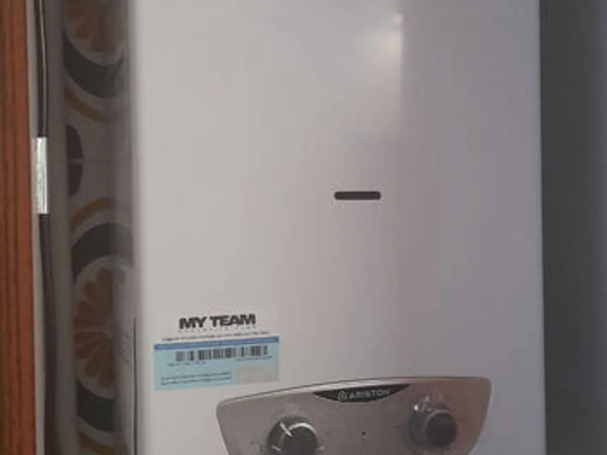 Esquentador à gás 11L Ariston- NOVO COM GARANTIA