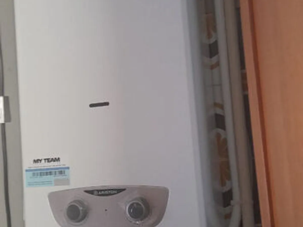 Esquentador à gás 11L Ariston- NOVO COM GARANTIA