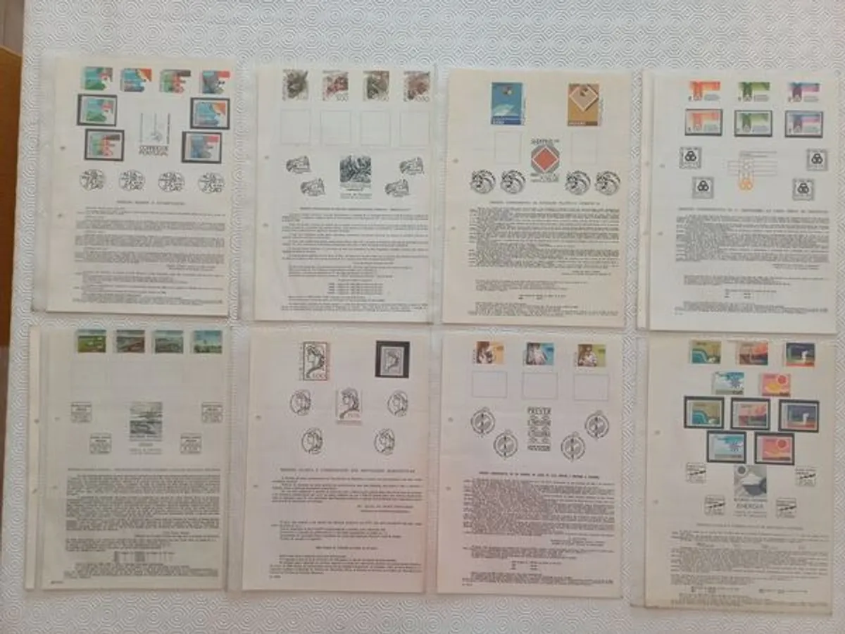 Filatelia - 63 Pagelas de Portugal, com selos – nº