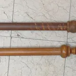 2 varões de madeira para cortinados  5