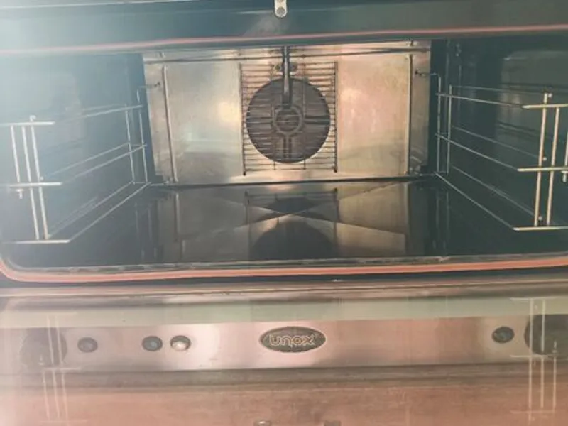 Forno Industrial ou Semi-industrial da marca UNOX 