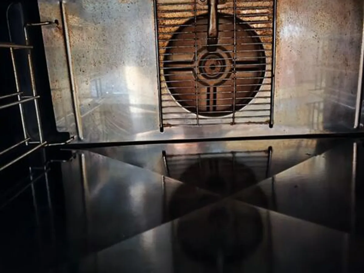 Forno Industrial ou Semi-industrial da marca UNOX 