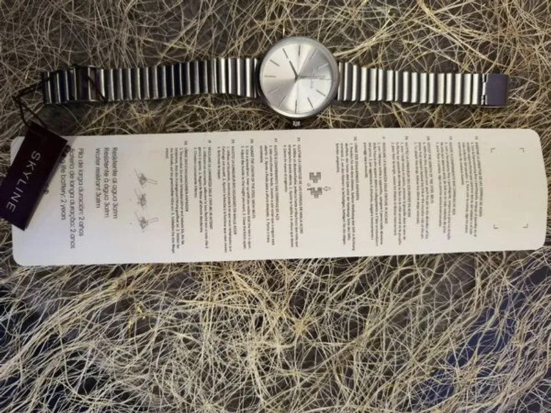 Relógio de pulso feminino prateado em aço Skyline 