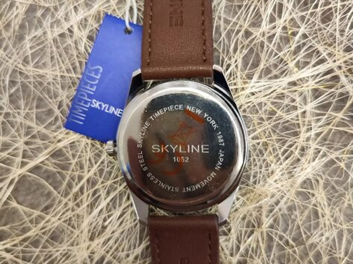 Relógio de pulso masculino castanho em pele da Skyline 