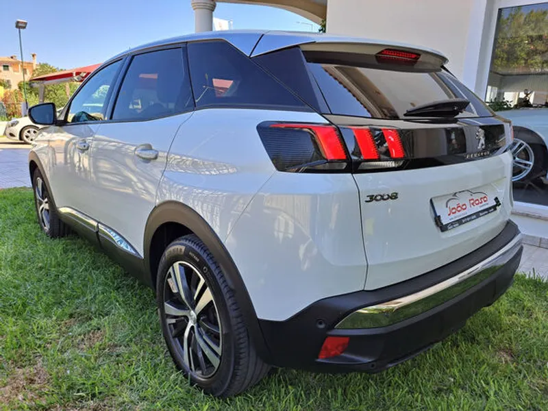 Peugeot  3008 SUV 1.5 HDI  Allure