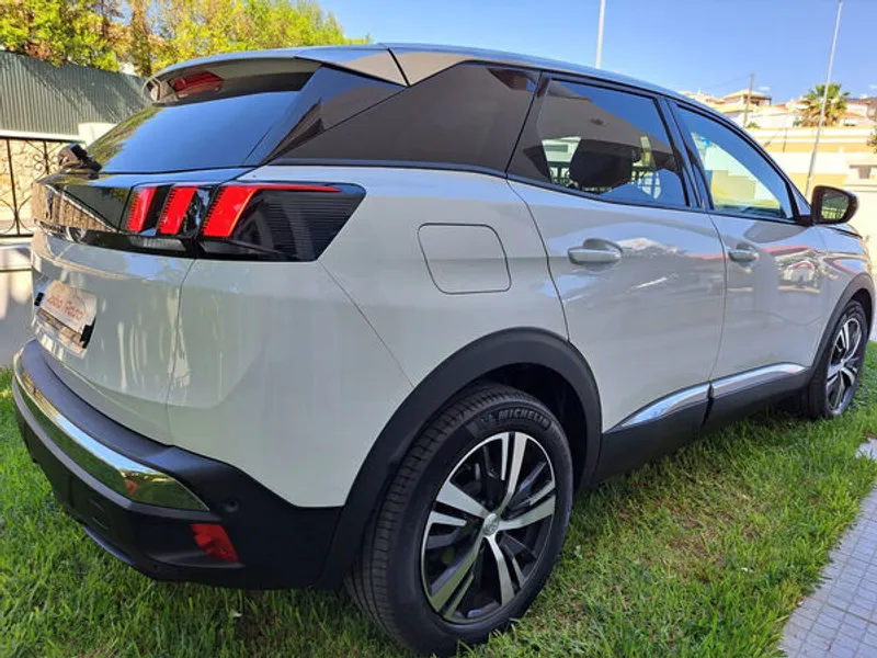 Peugeot  3008 SUV 1.5 HDI  Allure