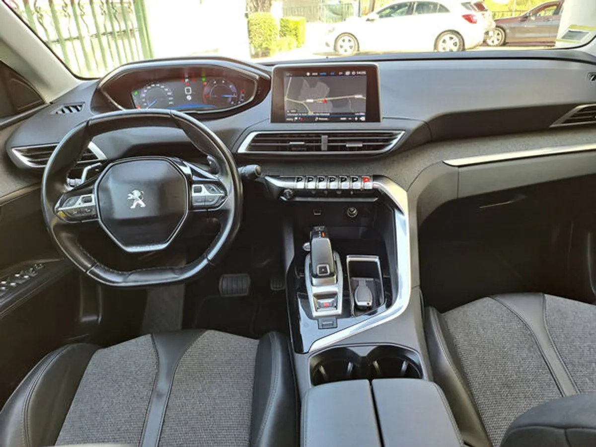 Peugeot  3008 SUV 1.5 HDI  Allure