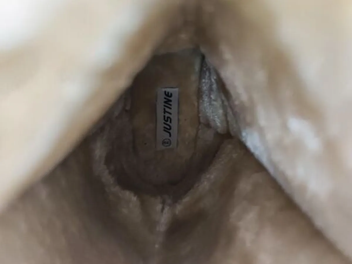  Botas pantufas acinzentadas n 39 da Justine 