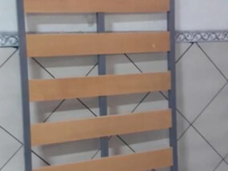 Estrados de solteiro