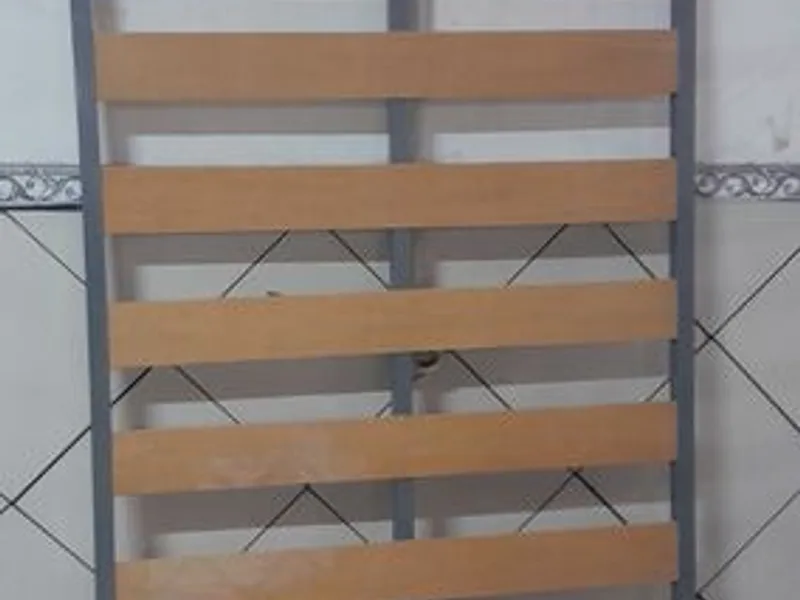 Estrados de solteiro