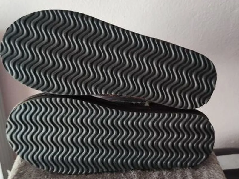 Botas estilo Pantufa acinzentadas n 41 da Justine 