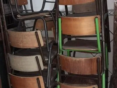 Lote de cadeiras infantis (15)