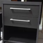 Cama de casal e 2 mesinhas de cabeceira 4