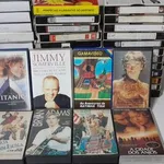 Leitor VHS e lote de cassetes 6