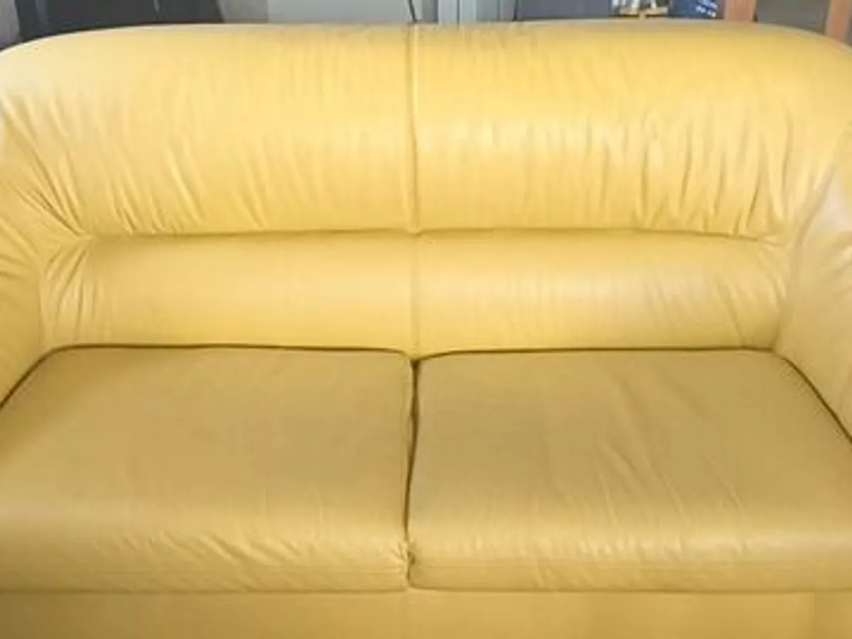 Trio de sofás em pele genuína